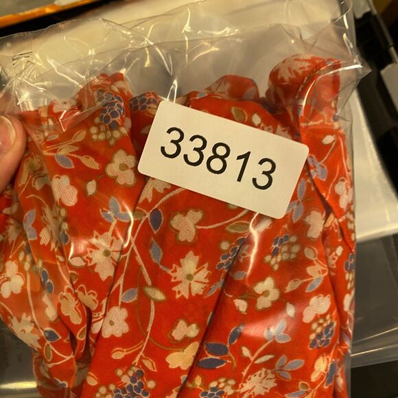 Veronica Beard Blouse Women 6 Red Floral Cold Shoulder Long Sleeve Silk Casual - Picture 8 of 8